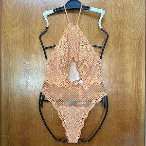 💖 Victoria's Secret Body By Victoria Lace Romper
